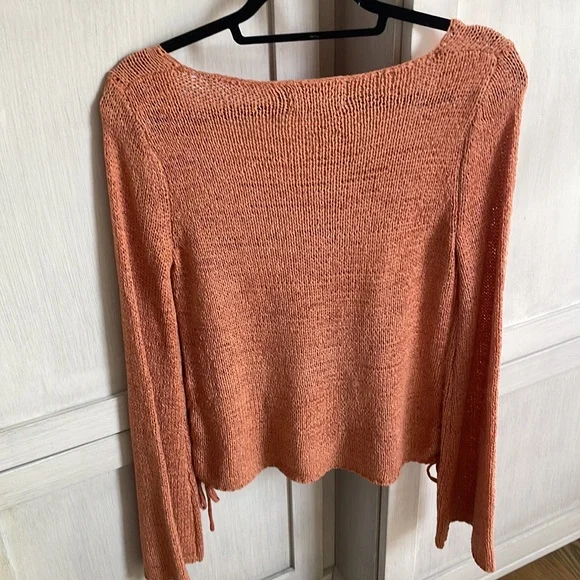 MinkPink sweater size small - Picture 4 of 4